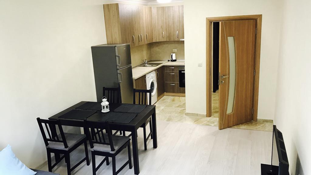 Beach Apartments Поморие Экстерьер фото